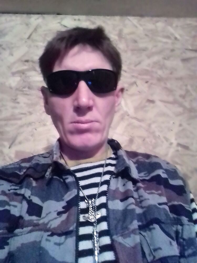  29579249  Alex, 42 ,    