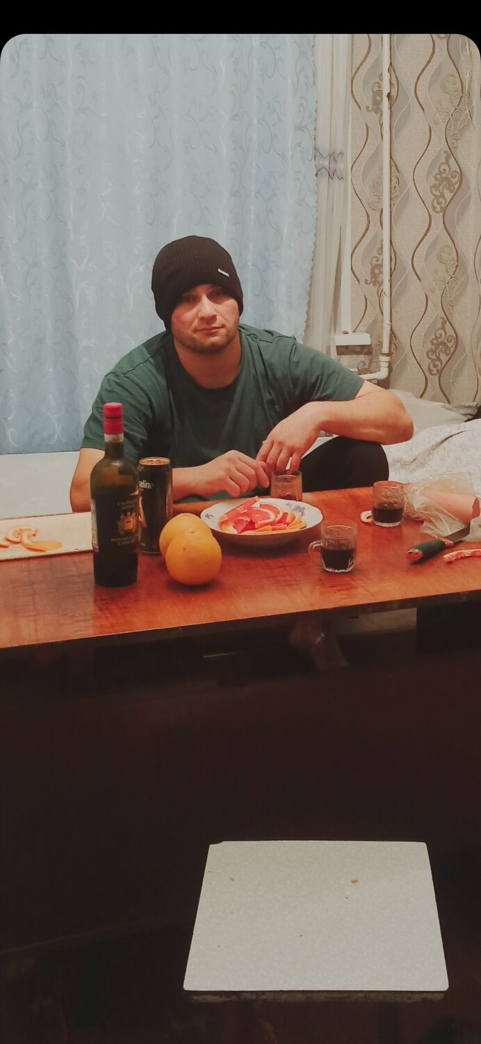  38722619  RAKHMATLLO, 31 ,    