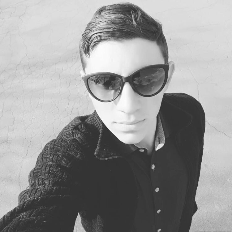  ,   Valik, 23 ,   