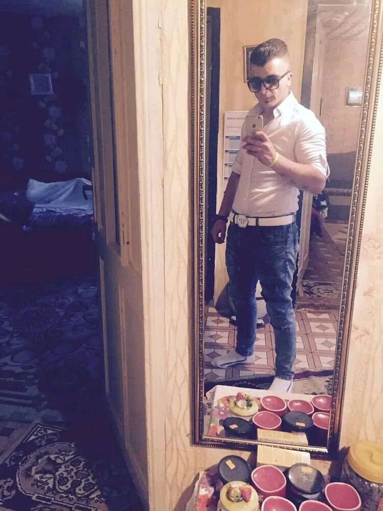  49522709  Yanko, 30 ,    