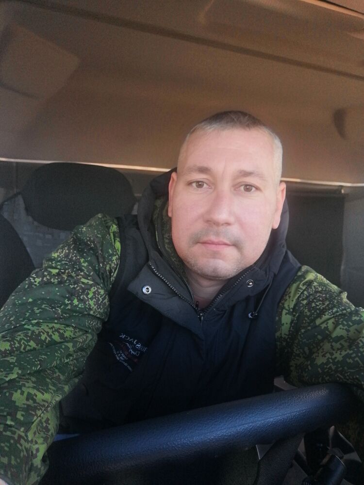  27022939  Sergey, 40 ,    