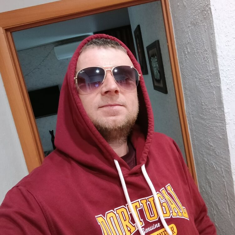  44073479  , 40 ,    