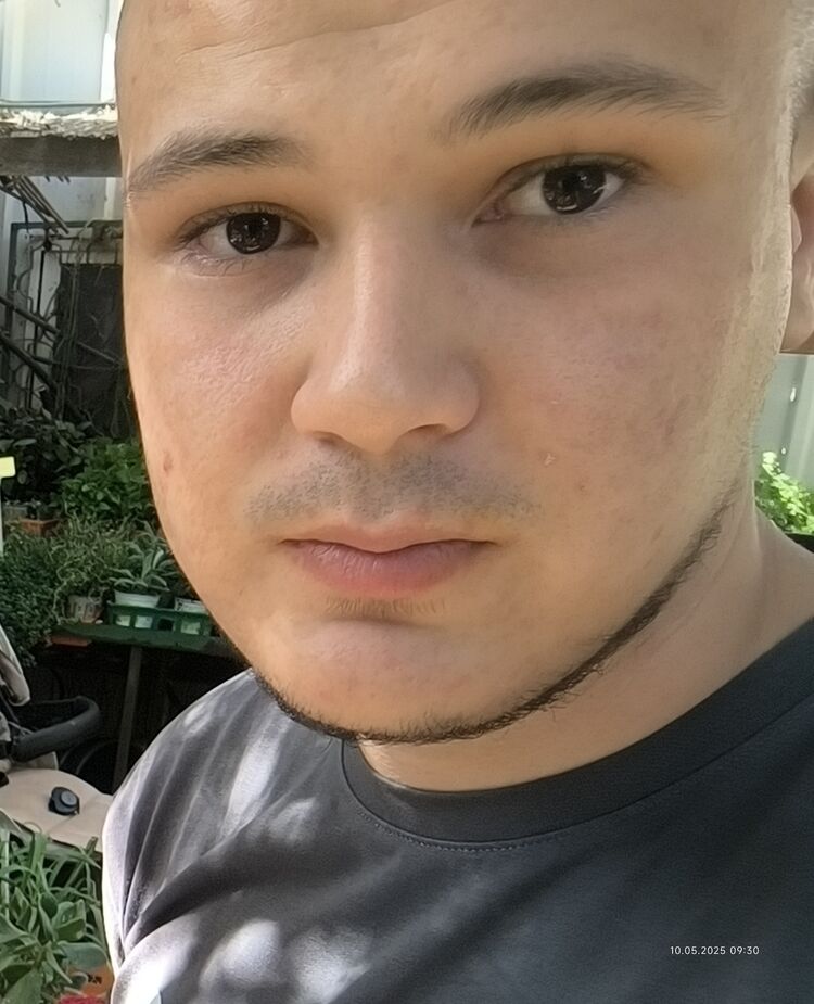  52035049  , 21 ,    Holon