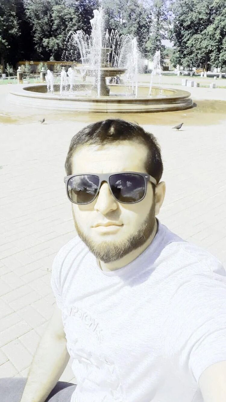  49472889  , 37 ,    