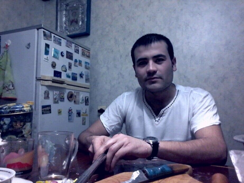  12052489  , 35 ,    