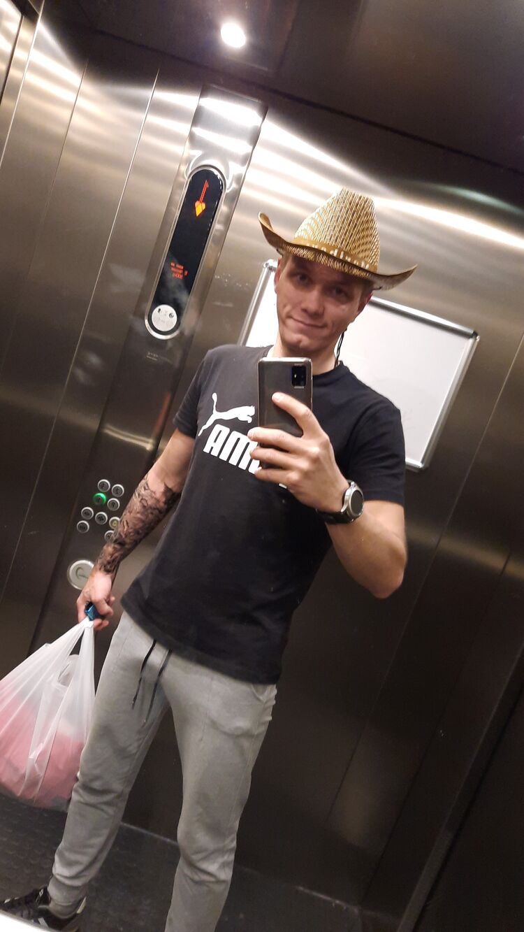  26739389  Kirill, 32 ,    