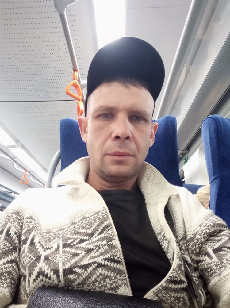  37450729  , 39 ,    