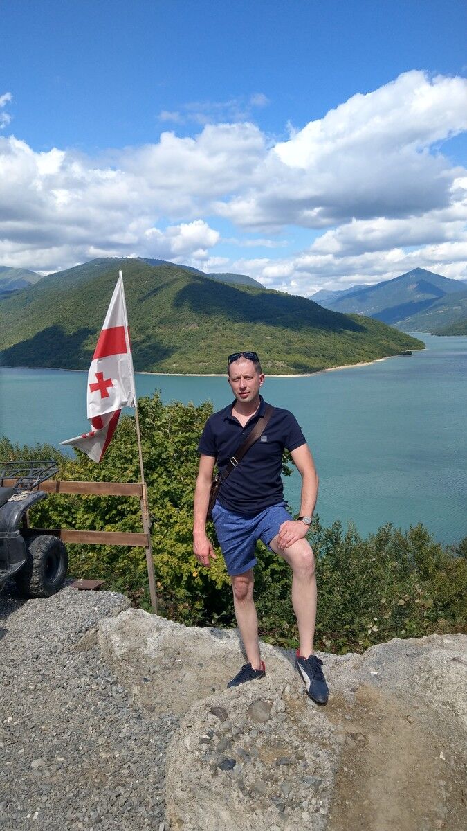  ,   Andrej, 41 ,   ,   , c 