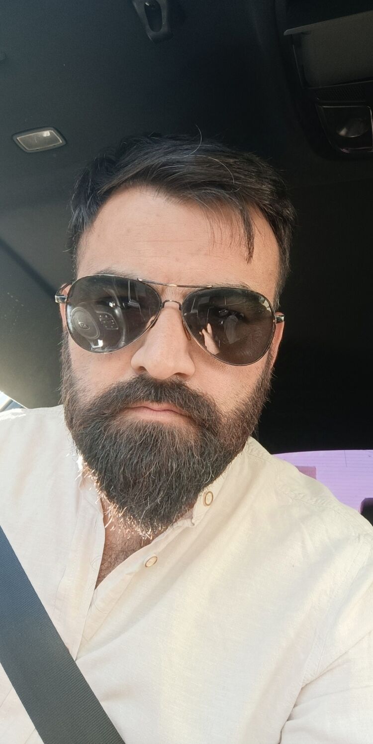 48573759  Kamran, 42 ,    
