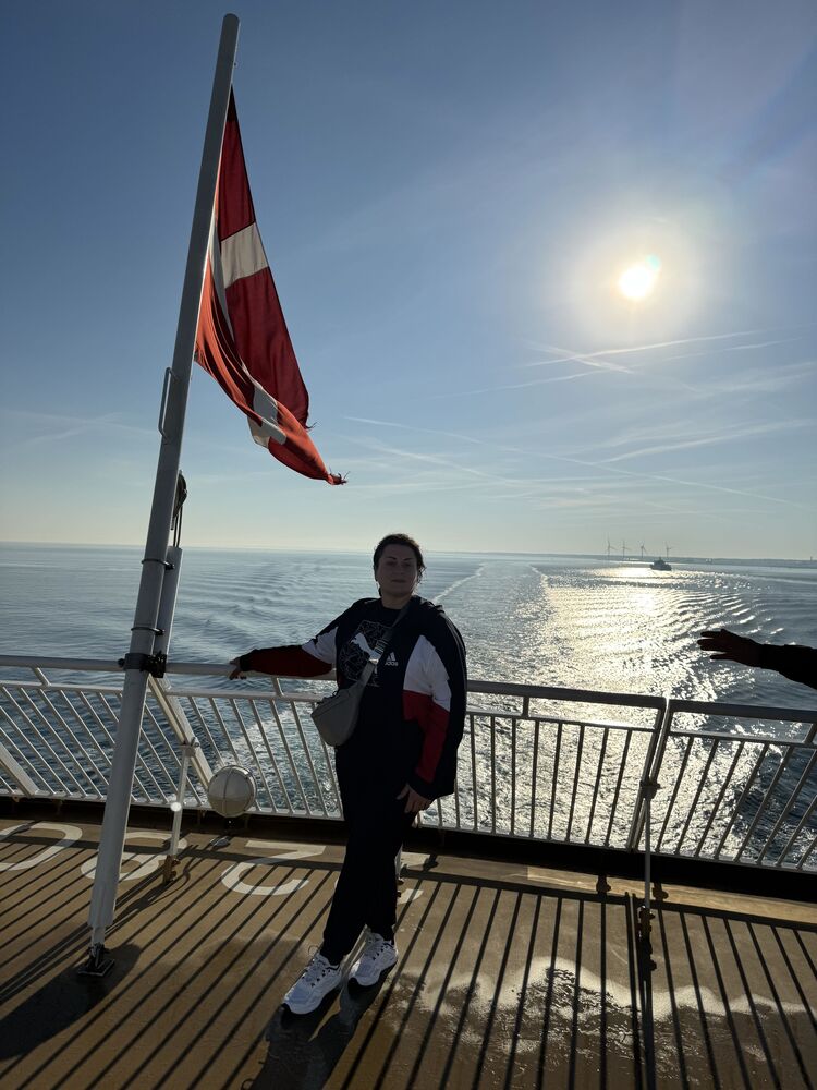  ,   Liudmila, 43 ,   c , 