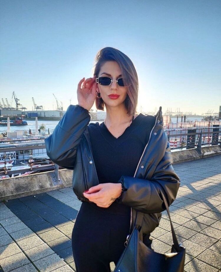  ,   Yana, 29 ,   ,   