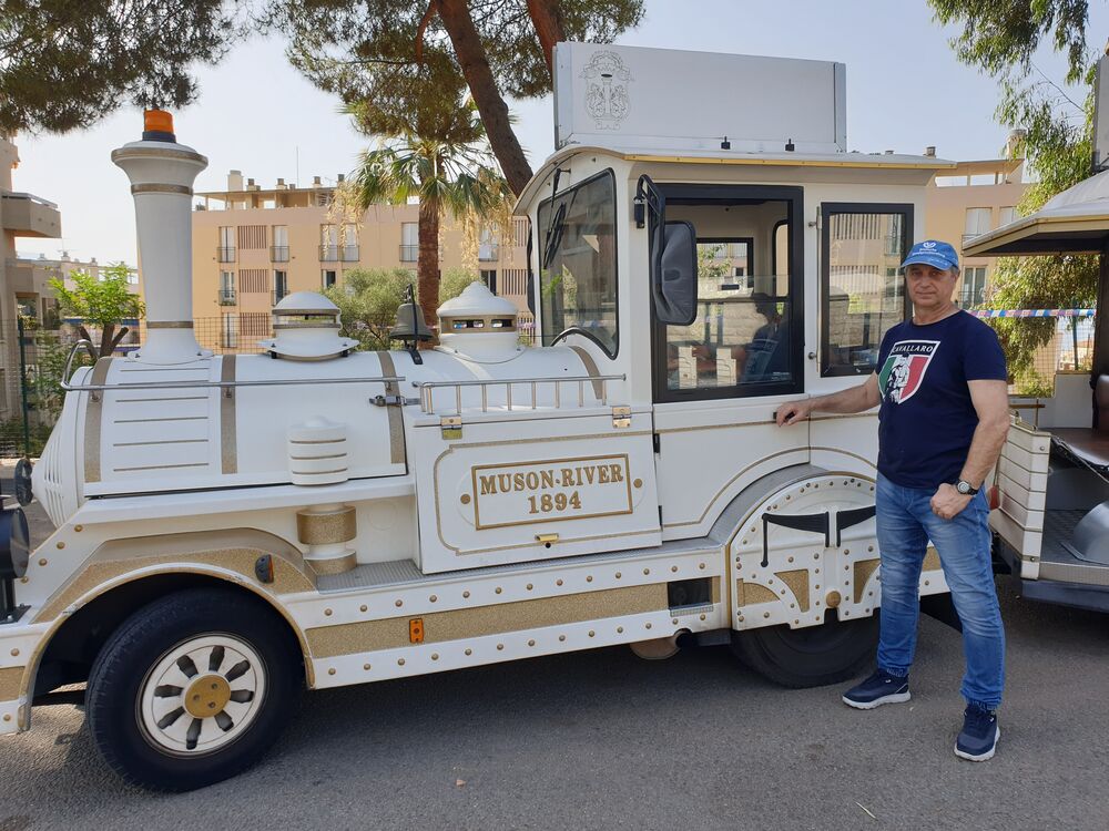  ,   Igor, 51 ,   ,   , c 