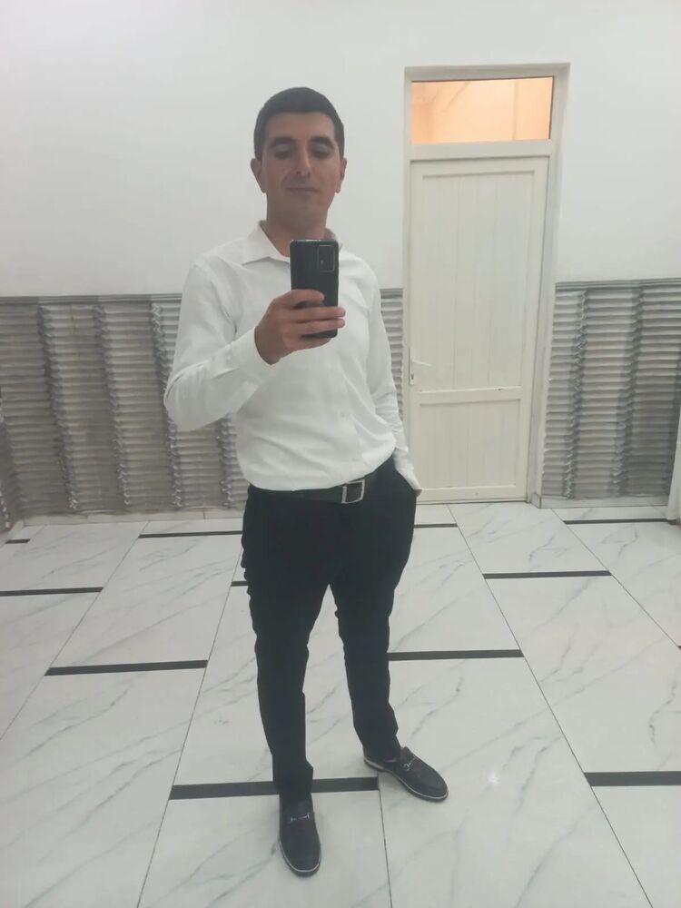  ,   Armen, 30 ,   ,   