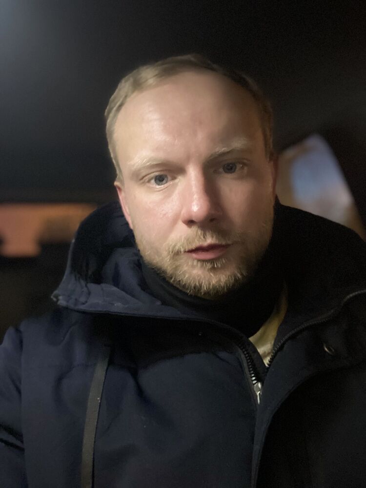  42599079  , 33 ,    