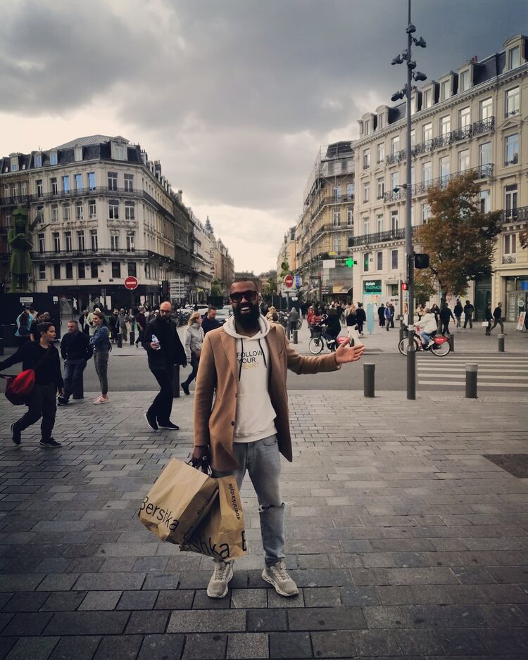  30832799  Mahmoud, 33 ,    Aalst