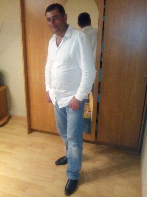  ,   Armen, 49 ,   