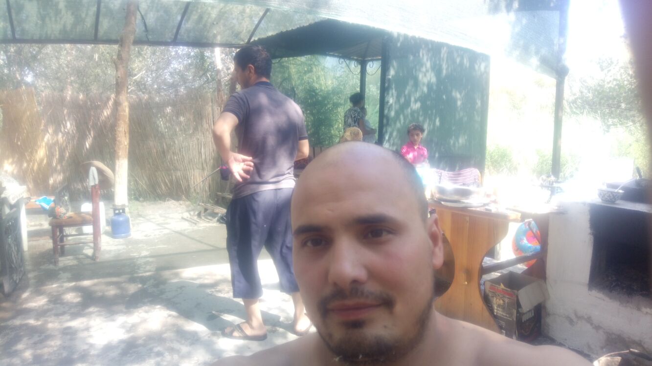  23502299  , 37 ,    