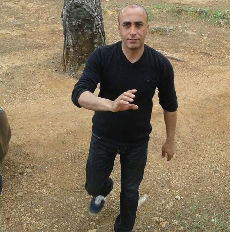  23935499  Farid, 49 ,    