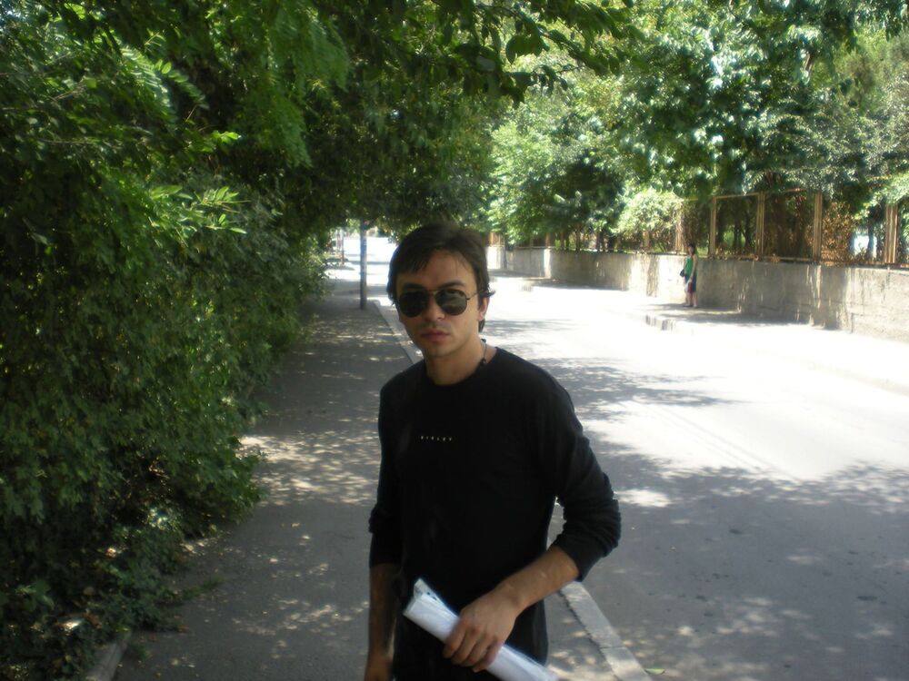  16561739  Beka, 41 ,    