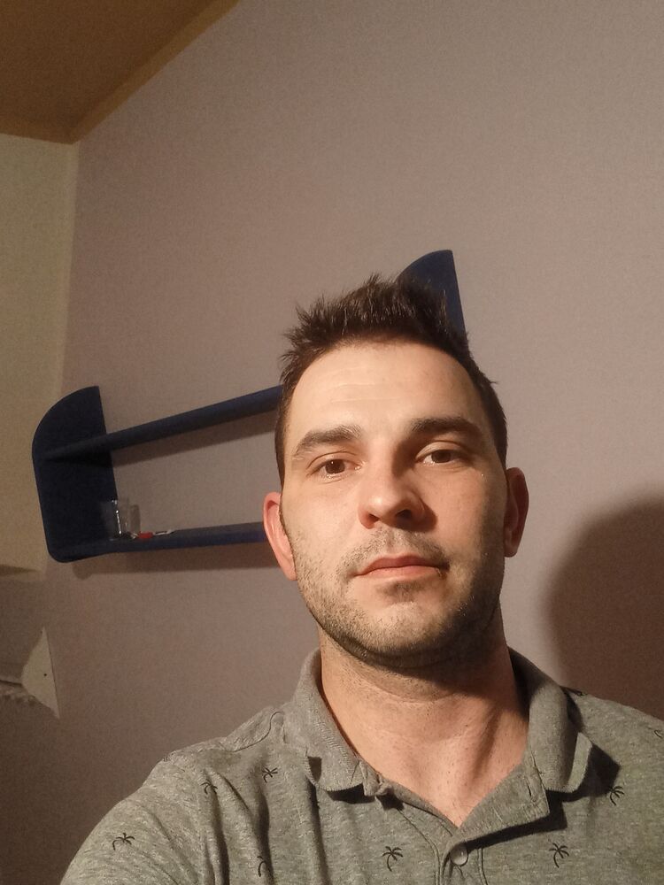  32670709  Igor, 34 ,    