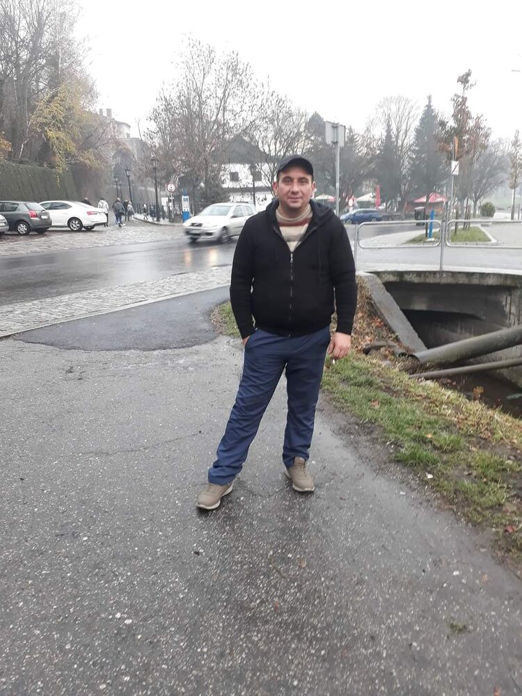  47948279  , 42 ,    