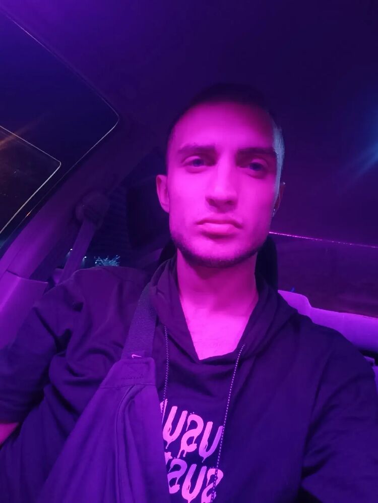  ,   Anton, 25 ,   ,   , c 