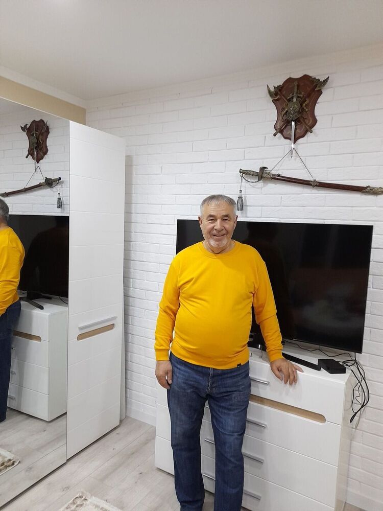  25786249  Vasili, 60 ,    