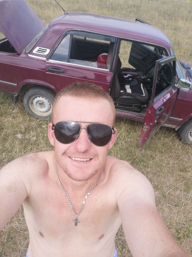  23520449  Andrey, 37 ,    