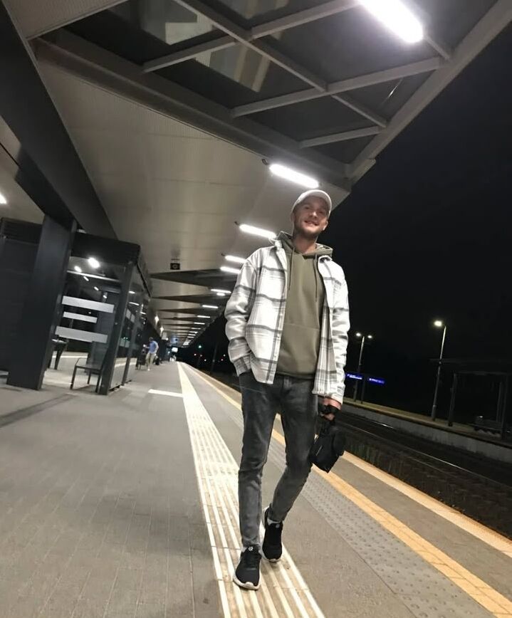  53010489  , 27 ,    