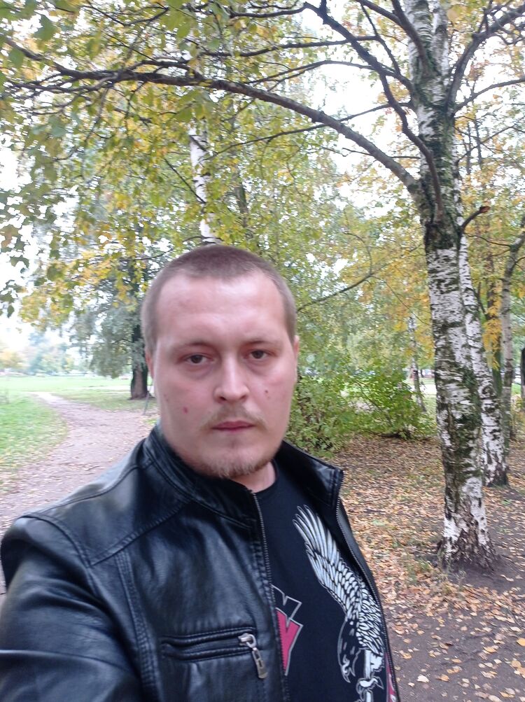  30194129  Johnny, 29 ,    