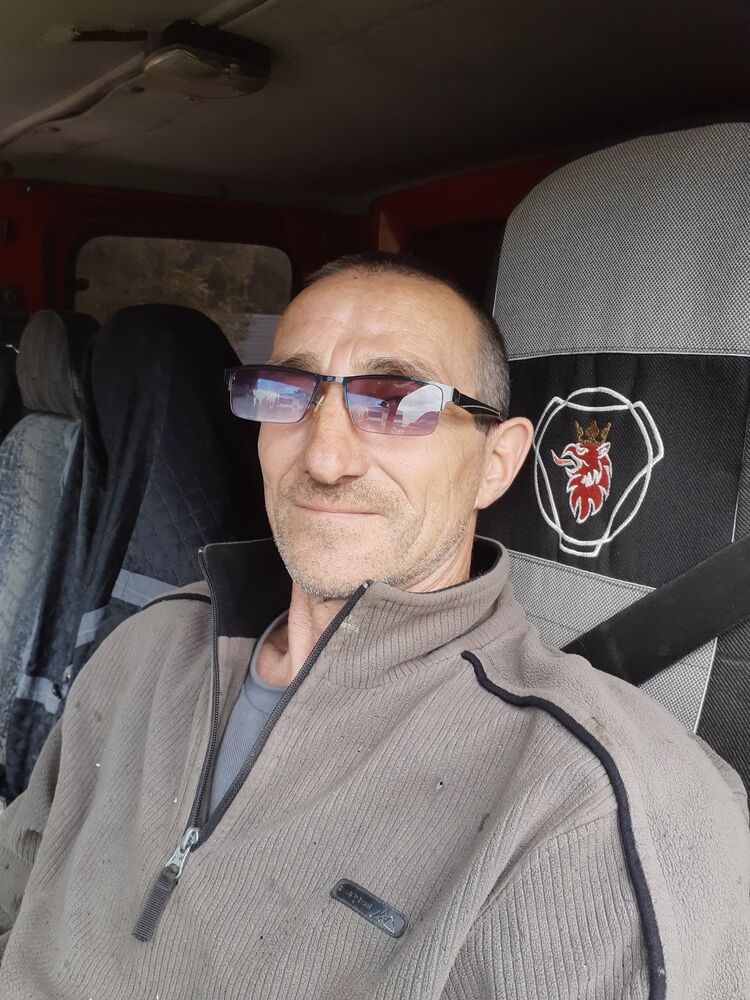  52775579  Vladimir, 56 ,    