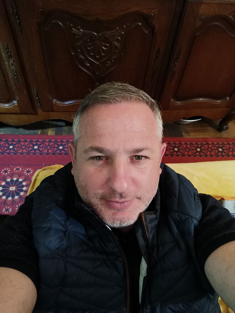  50711489  Levani, 39 ,    