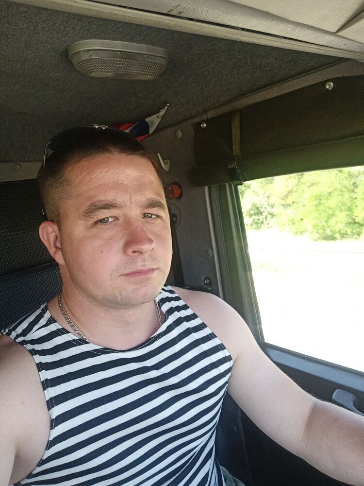  ,   Dima, 32 ,   ,   