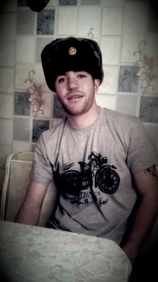  54587739  Roman, 31 ,    