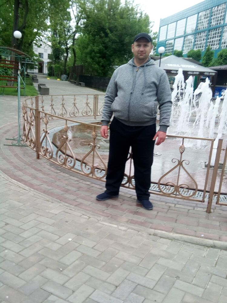  39215819  Alex, 41 ,    