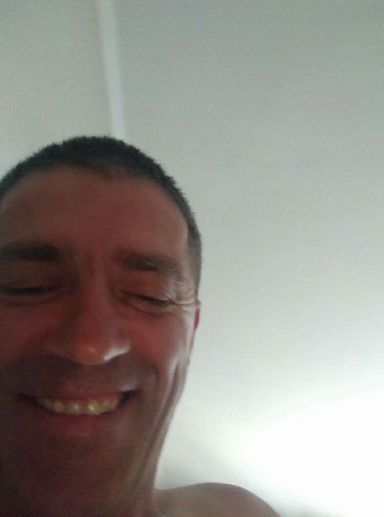  29853929  Iuri, 50 ,    