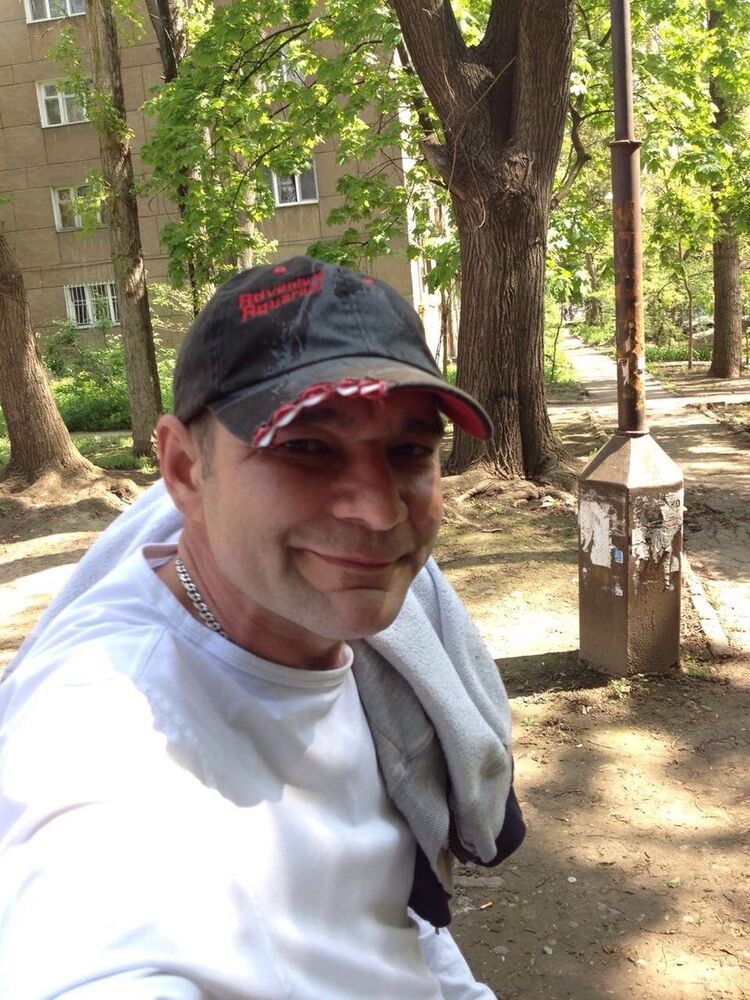 11647079  Andrej, 55 ,    