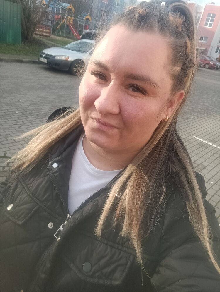  49130479  Kristina, 32 ,    