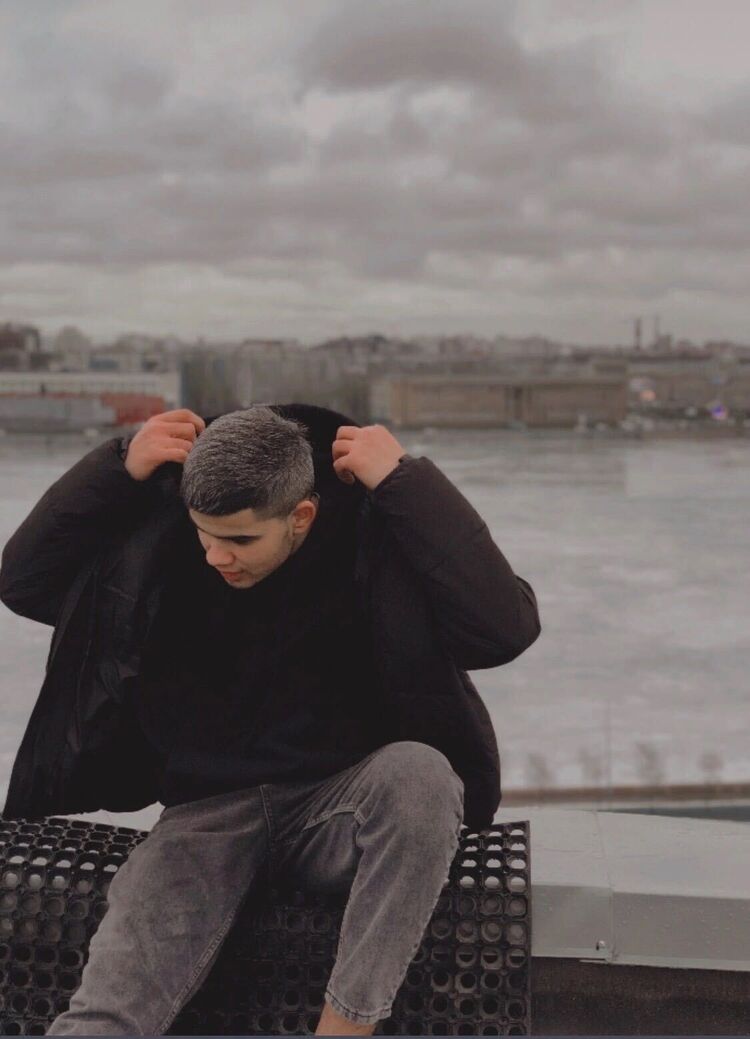  -,   Ali, 21 ,   ,   