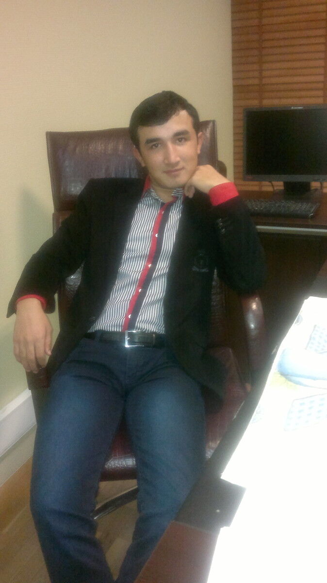  4273559  Maks, 32 ,    