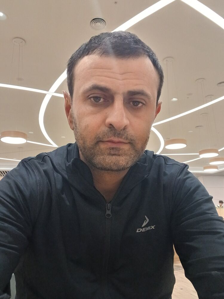  ,   Artur, 35 ,   