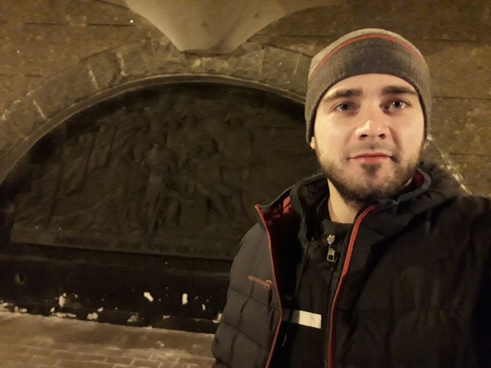  18426289  Ruslan, 34 ,    