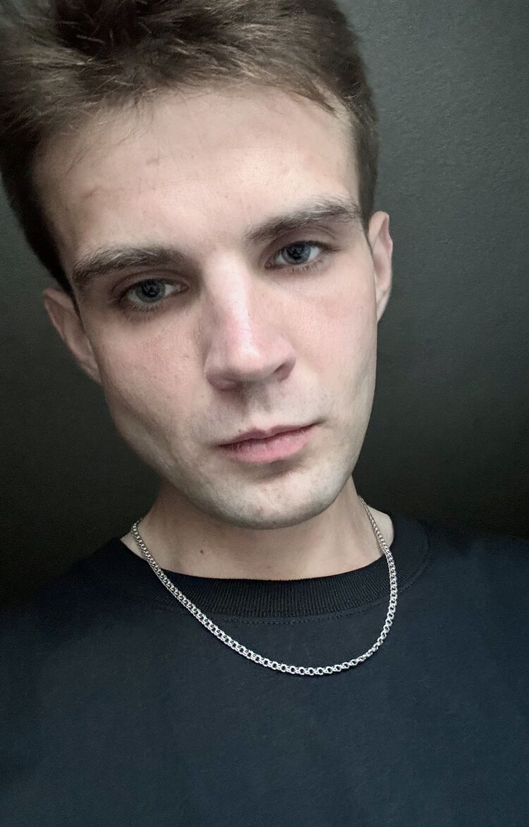  44184299  , 27 ,    