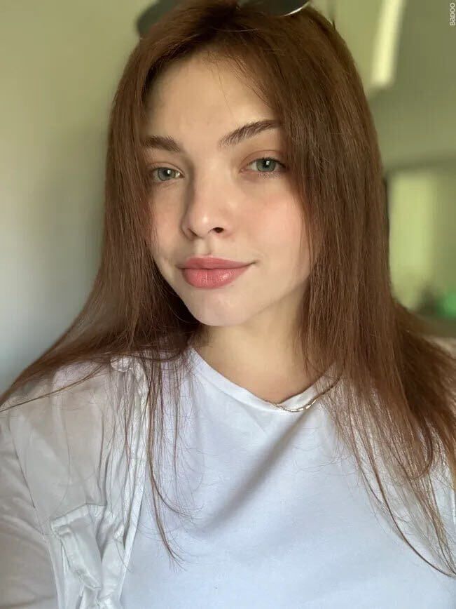  53310929  Alexandra, 23 ,    -