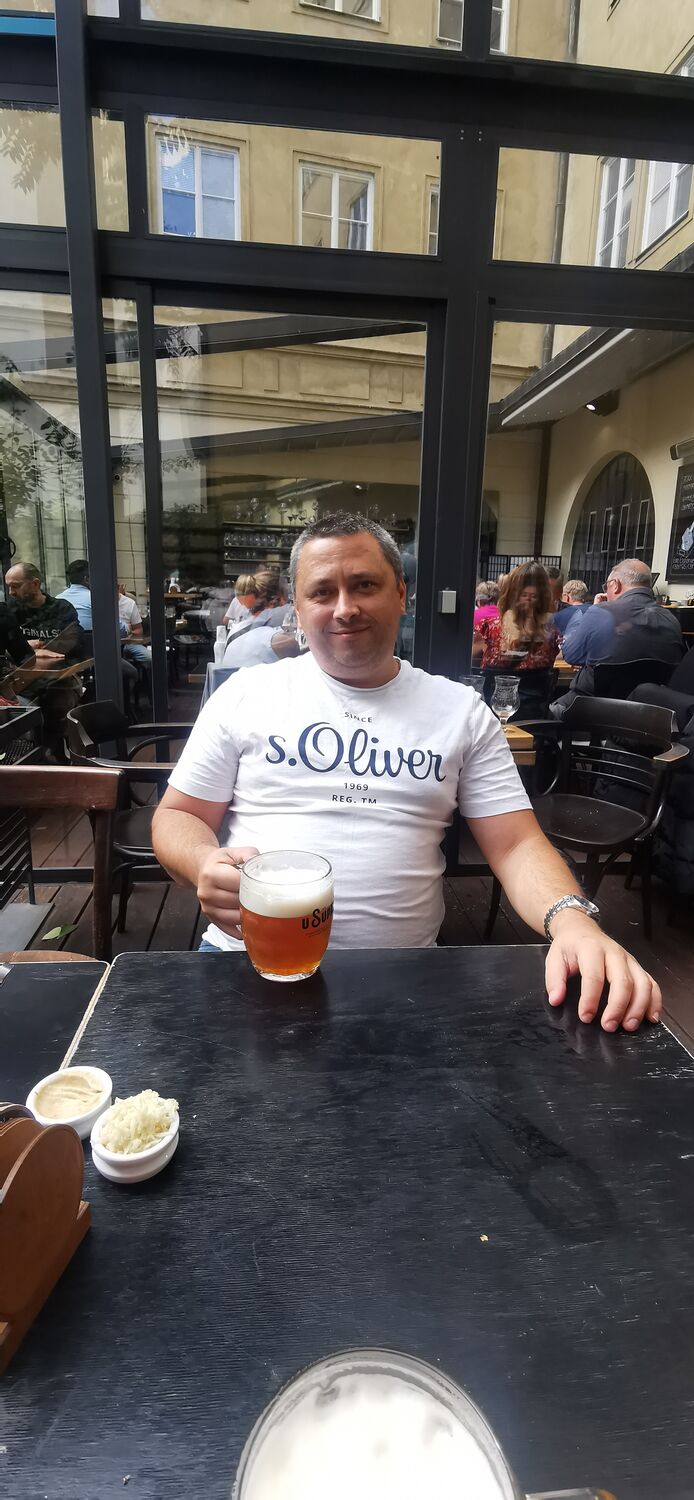  46980349  Valerchik, 42 ,    