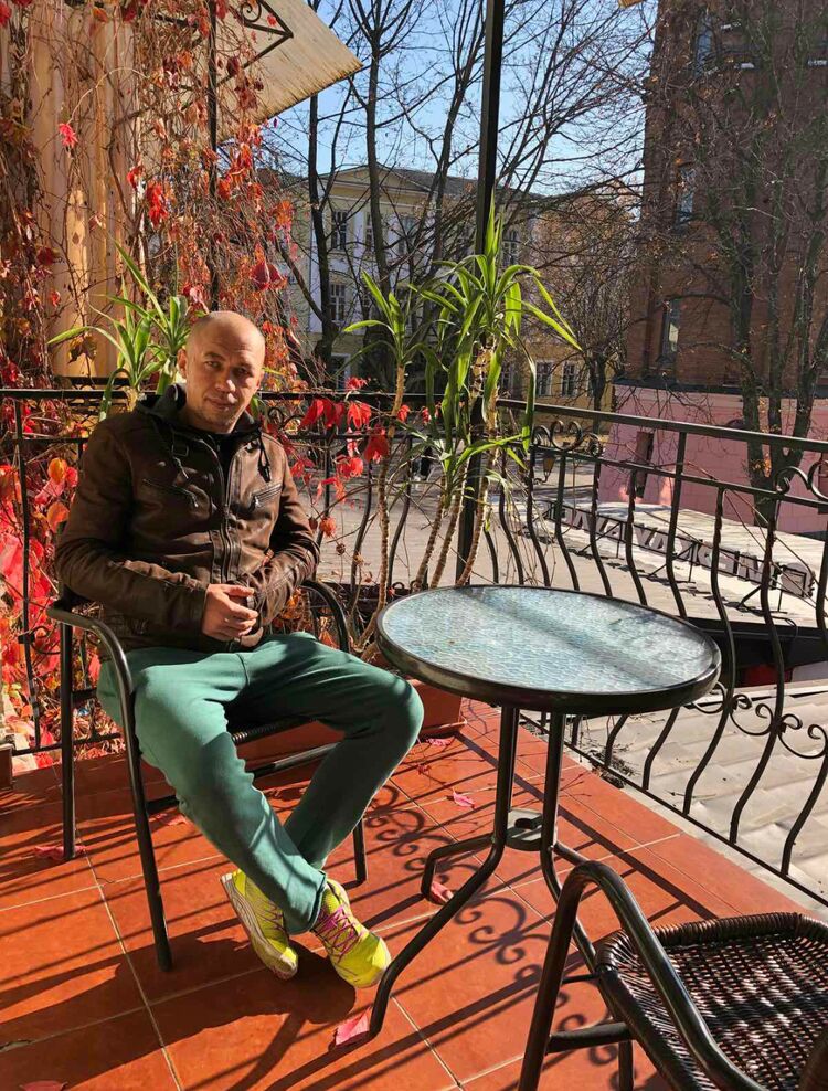  24982559  VOVA, 43 ,    