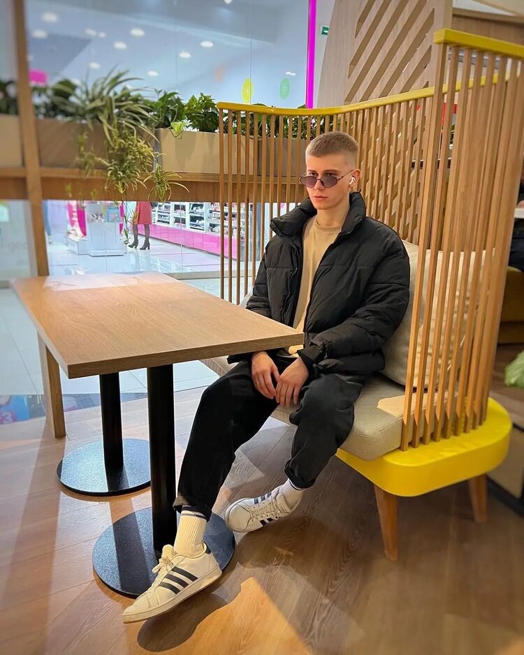  ,   Tom, 31 ,   ,   
