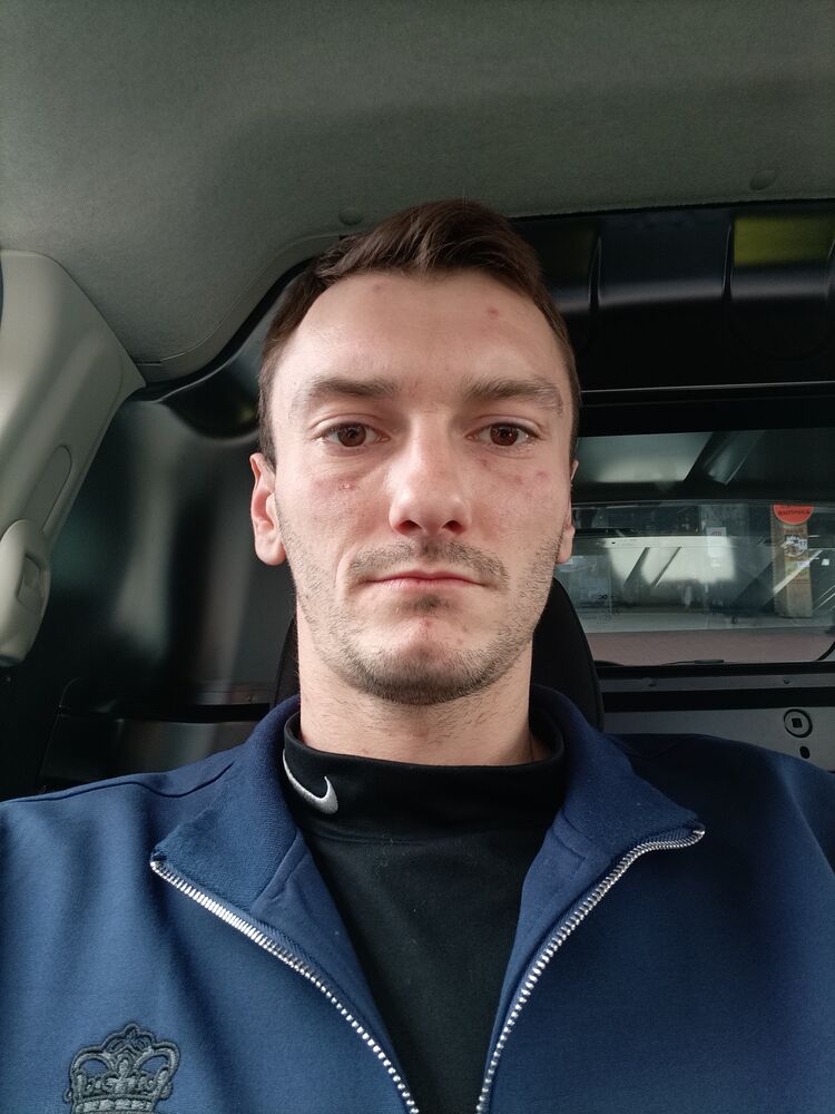  33194569  Deonis, 28 ,    