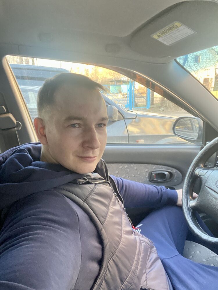  26152749  Pavel, 38 ,     
