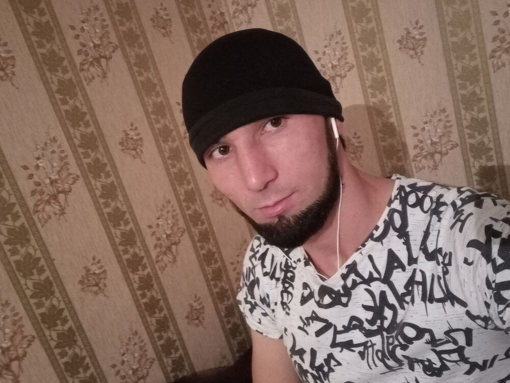  ,   Lion, 33 ,     , c , 